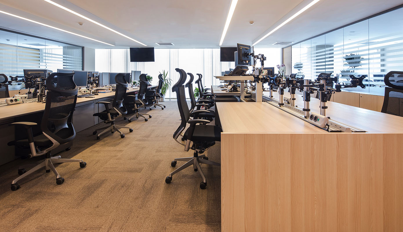 Trading Desks Height Adjustable Trading Desks Xpert Banking Furniture